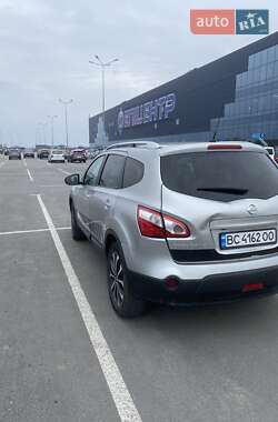 Позашляховик / Кросовер Nissan Qashqai+2 2010 в 