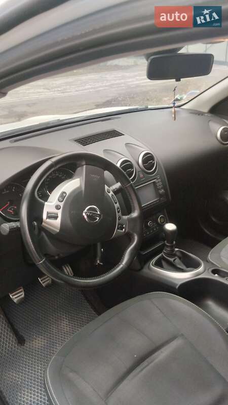 Позашляховик / Кросовер Nissan Qashqai+2 2010 в Летичіві