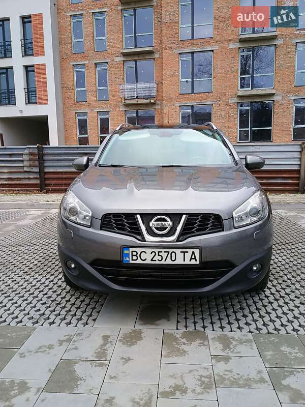 Nissan Qashqai+2 2011
