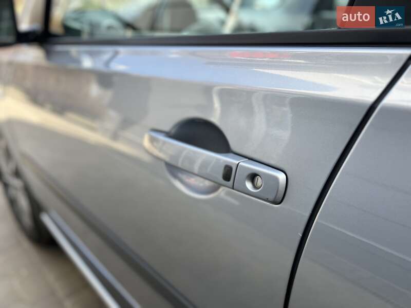 Внедорожник / Кроссовер Nissan Qashqai+2 2010 в Полтаве