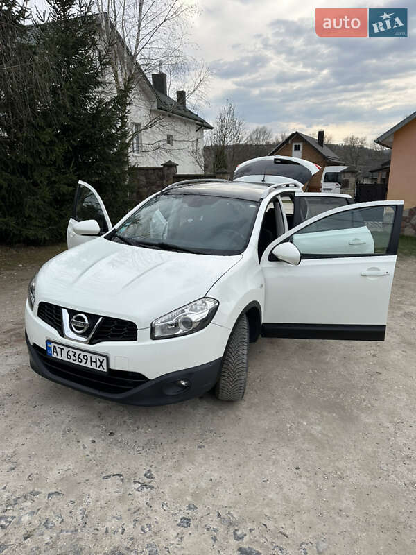 Позашляховик / Кросовер Nissan Qashqai+2 2012 в Монастириській