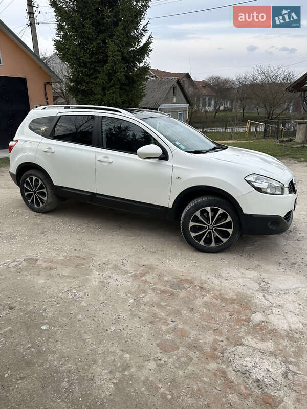 Позашляховик / Кросовер Nissan Qashqai+2 2012 в Монастириській