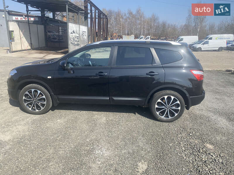 Внедорожник / Кроссовер Nissan Qashqai+2 2013 в Нововолынске