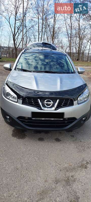 Nissan Qashqai+2 2010