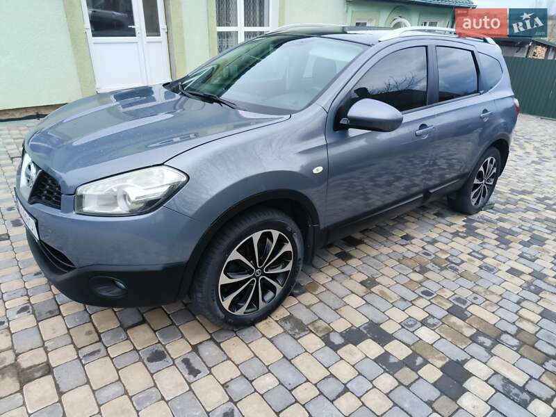 Nissan Qashqai+2 2010