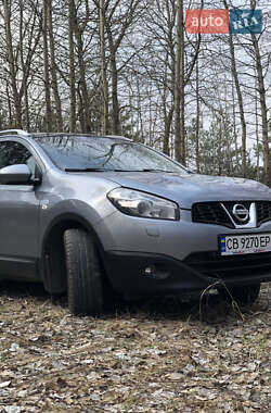 Позашляховик / Кросовер Nissan Qashqai+2 2010 в 