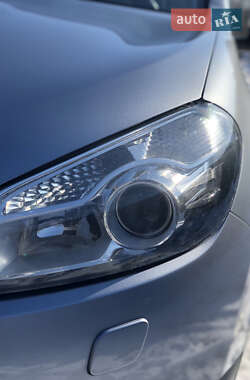 Позашляховик / Кросовер Nissan Qashqai+2 2010 в 