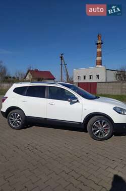 Позашляховик / Кросовер Nissan Qashqai+2 2010 в 