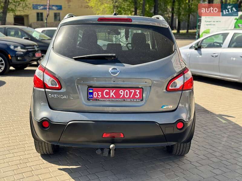 Позашляховик / Кросовер Nissan Qashqai+2 2011 в Полтаві