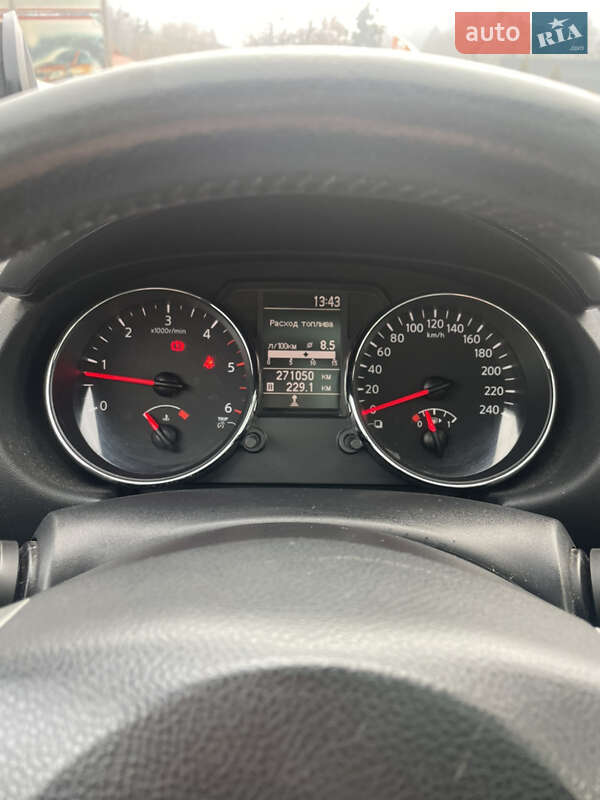 Позашляховик / Кросовер Nissan Qashqai+2 2011 в Чернівцях