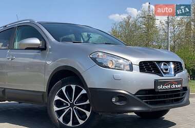 Позашляховик / Кросовер Nissan Qashqai+2 2012 в 