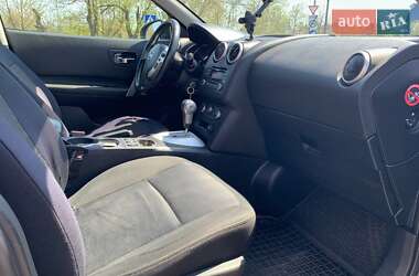 Позашляховик / Кросовер Nissan Qashqai+2 2012 в 