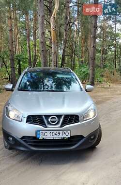 Позашляховик / Кросовер Nissan Qashqai+2 2010 в Полтаві