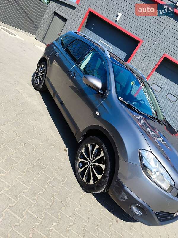 Внедорожник / Кроссовер Nissan Qashqai+2 2011 в Глыбокой