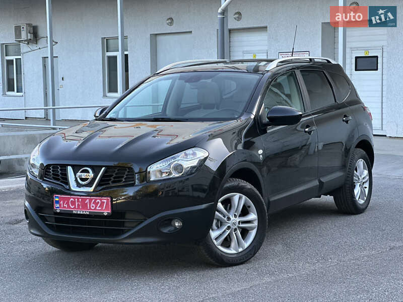 Nissan Qashqai+2 2010