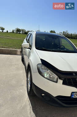 Позашляховик / Кросовер Nissan Qashqai+2 2012 в 