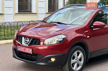 Позашляховик / Кросовер Nissan Qashqai+2 2011 в 