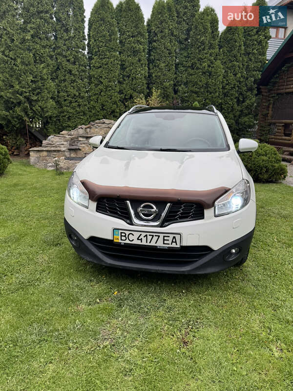 Nissan Qashqai+2 2011