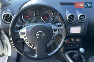 Позашляховик / Кросовер Nissan Qashqai+2 2010 в 