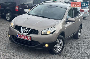 Внедорожник / Кроссовер Nissan Qashqai+2 2011 в 