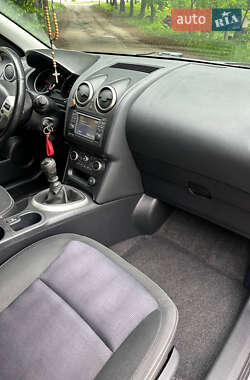 Позашляховик / Кросовер Nissan Qashqai+2 2013 в 