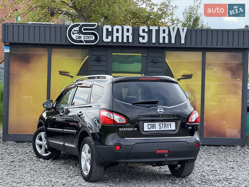 Позашляховик / Кросовер Nissan Qashqai+2 2010 в Стрию