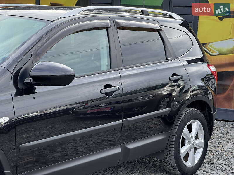 Позашляховик / Кросовер Nissan Qashqai+2 2010 в Стрию