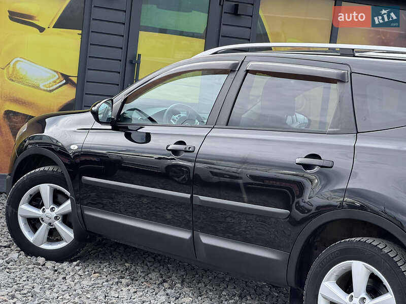 Позашляховик / Кросовер Nissan Qashqai+2 2010 в Стрию