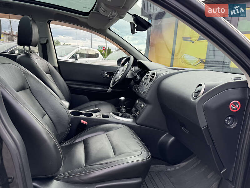 Позашляховик / Кросовер Nissan Qashqai+2 2010 в Стрию