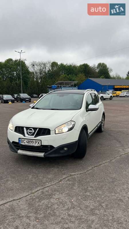 Nissan Qashqai+2 2011