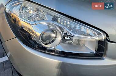Позашляховик / Кросовер Nissan Qashqai+2 2010 в 