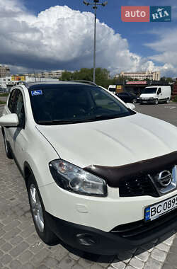 Позашляховик / Кросовер Nissan Qashqai+2 2013 в 