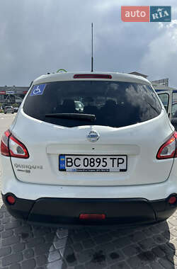 Позашляховик / Кросовер Nissan Qashqai+2 2013 в 