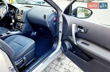 Позашляховик / Кросовер Nissan Qashqai+2 2011 в 