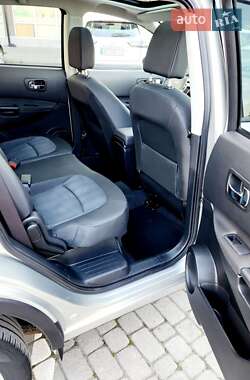 Позашляховик / Кросовер Nissan Qashqai+2 2011 в 
