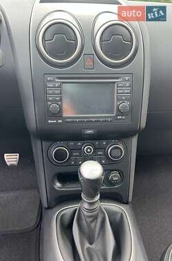 Внедорожник / Кроссовер Nissan Qashqai+2 2012 в 