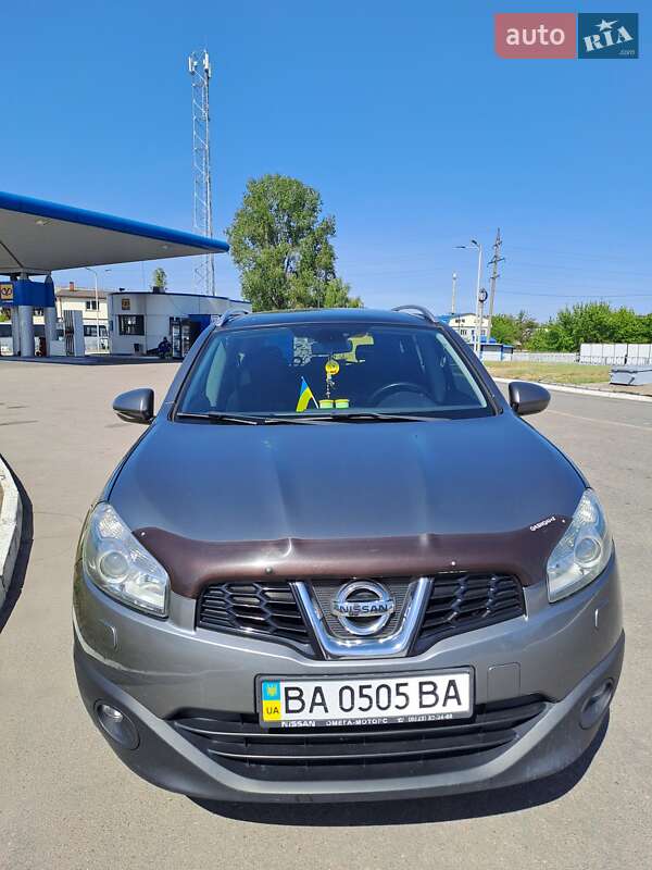 Внедорожник / Кроссовер Nissan Qashqai+2 2011 в Кременчуге