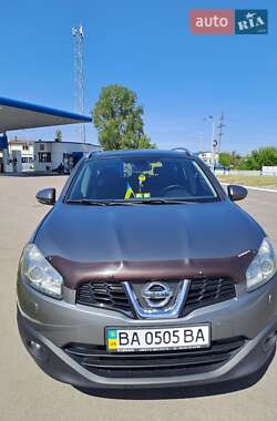 Позашляховик / Кросовер Nissan Qashqai+2 2011 в 