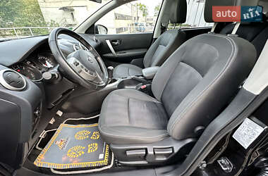 Позашляховик / Кросовер Nissan Qashqai+2 2011 в 