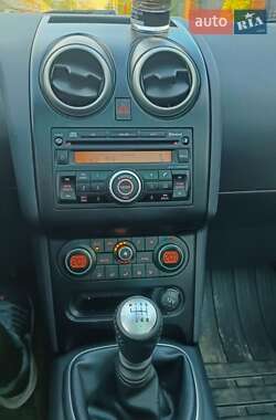 Внедорожник / Кроссовер Nissan Qashqai+2 2011 в 