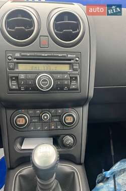 Позашляховик / Кросовер Nissan Qashqai+2 2011 в 