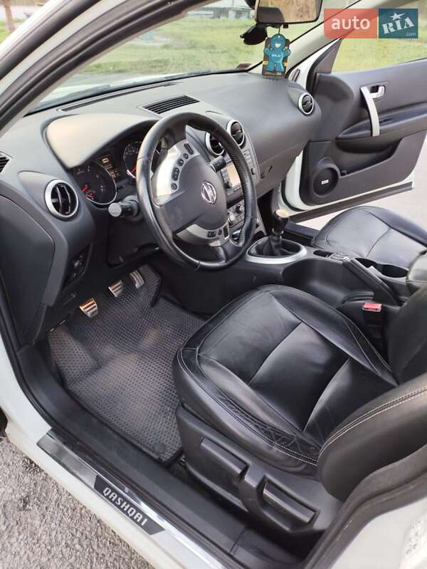 Внедорожник / Кроссовер Nissan Qashqai+2 2013 в Звягеле