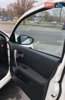 Внедорожник / Кроссовер Nissan Qashqai+2 2012 в 
