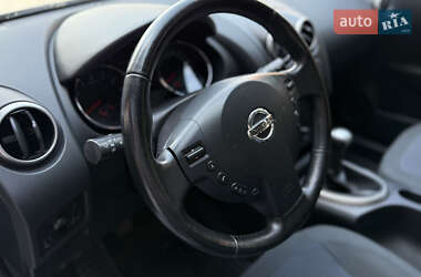 Позашляховик / Кросовер Nissan Qashqai+2 2011 в 