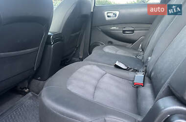 Позашляховик / Кросовер Nissan Qashqai+2 2011 в 