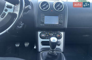 Позашляховик / Кросовер Nissan Qashqai+2 2011 в 