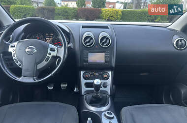 Позашляховик / Кросовер Nissan Qashqai+2 2011 в 