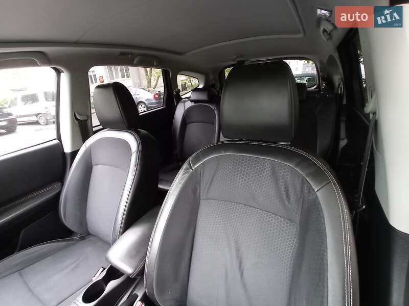 Позашляховик / Кросовер Nissan Qashqai+2 2013 в Івано-Франківську