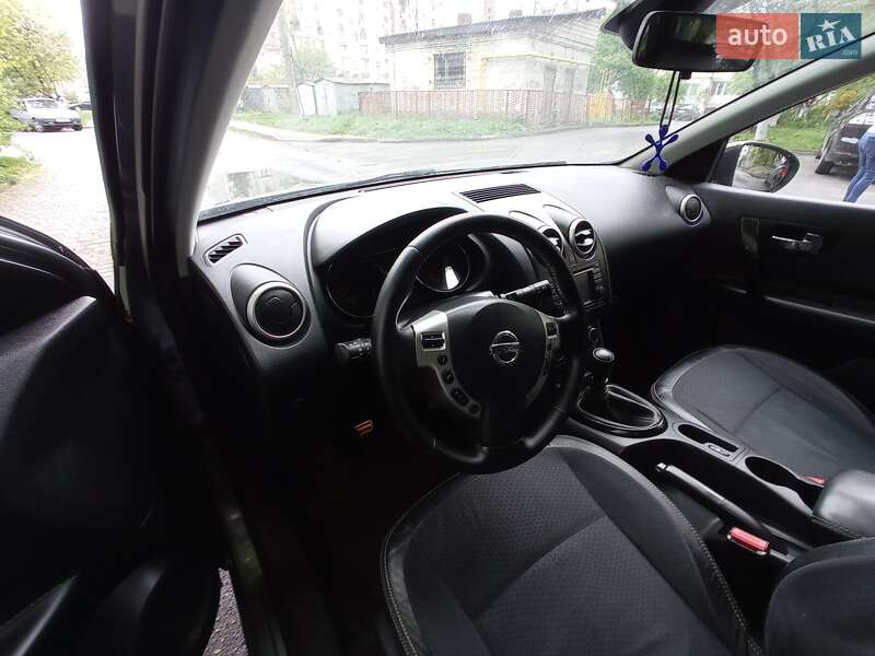 Позашляховик / Кросовер Nissan Qashqai+2 2013 в Івано-Франківську