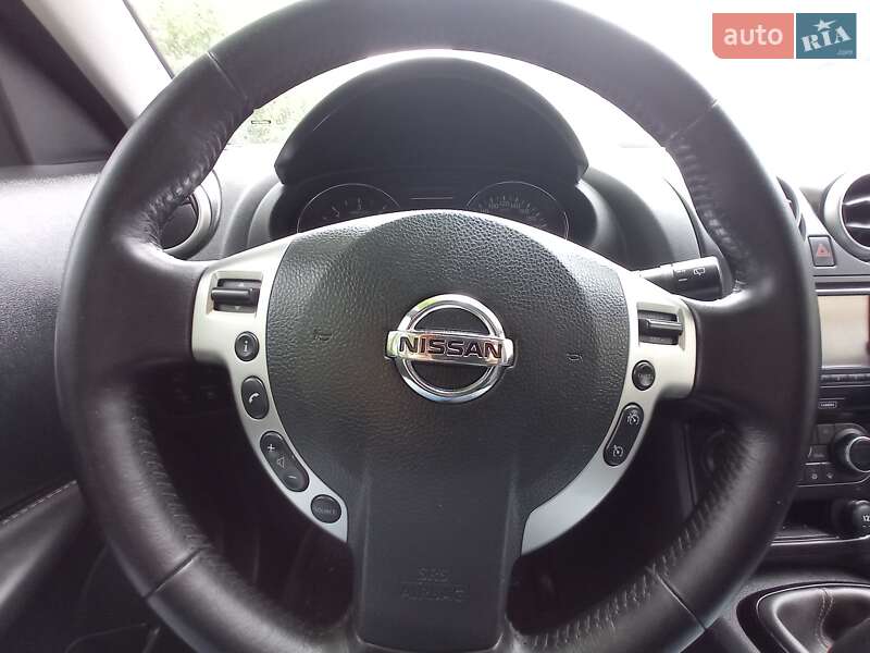Позашляховик / Кросовер Nissan Qashqai+2 2013 в Івано-Франківську